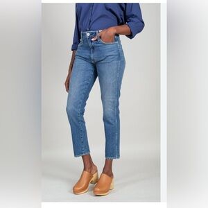 AMO Chelsea cropped size 27 mineral blue Jeans sold out